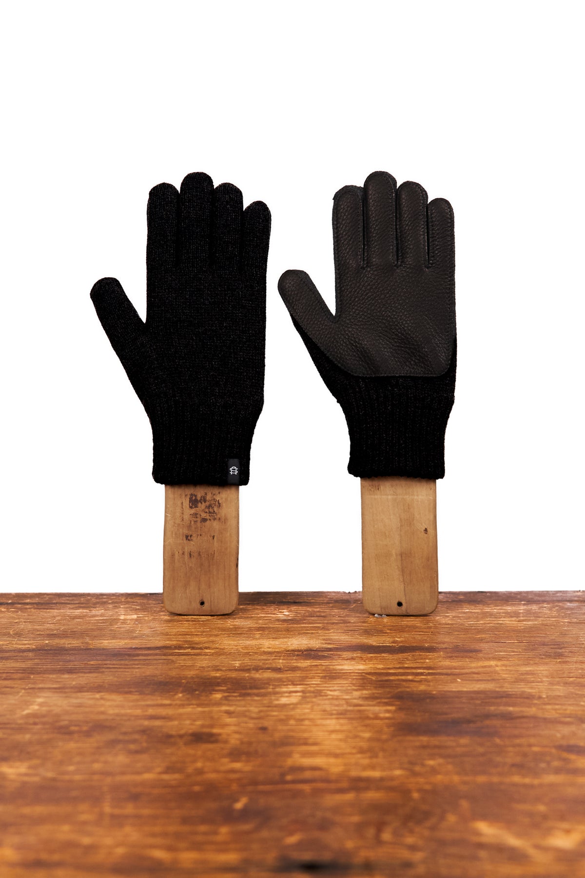 NEW Merino Wool and Recycled Polyester Full Finger Glove With Black Deerskin - BLACK