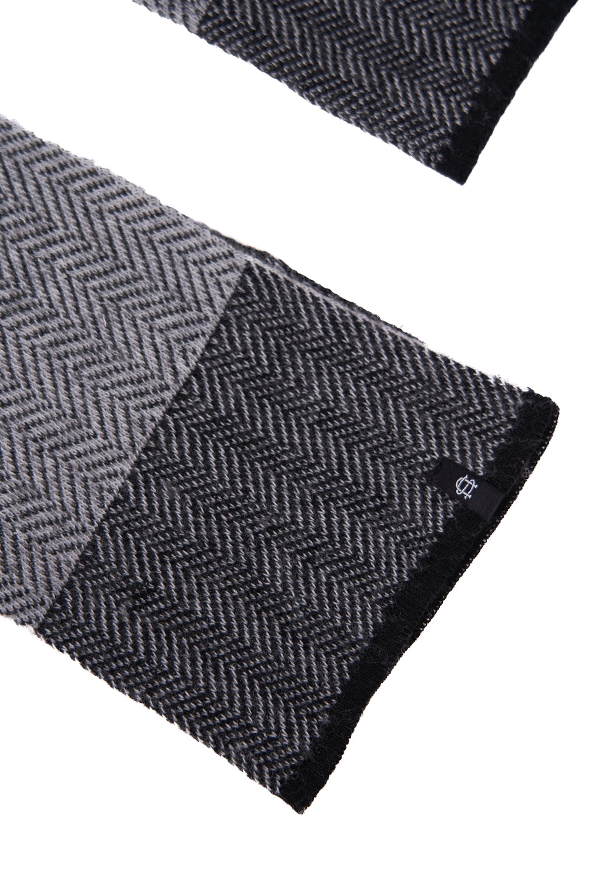 NEW Charcoal Merino Wool and Recycled Polyester Terminal 4 Scarf